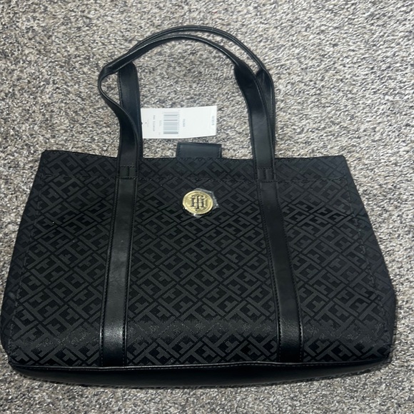 Tommy Hilfiger Handbags - Brand New With Tags Tommy Hilfiger Purse